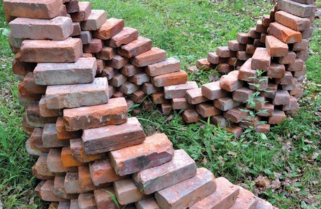 Shelter (side view), 2013 - Ljiljana Otasevic